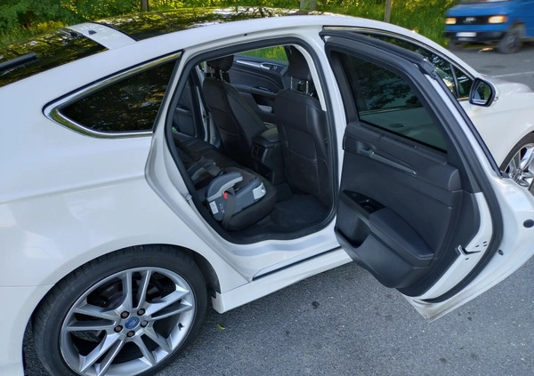 Ford Mondeo cena 68000 przebieg: 159000, rok produkcji 2015 z Gołańcz małe 191